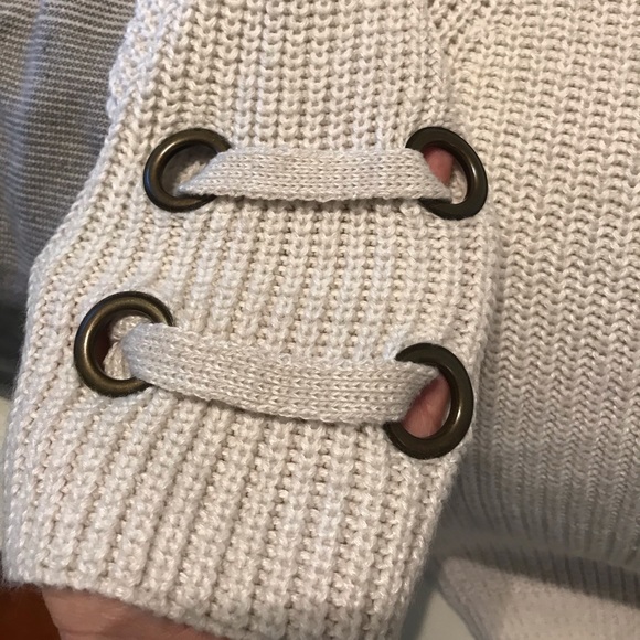 Miracle Knit Sweater - Picture 3 of 3